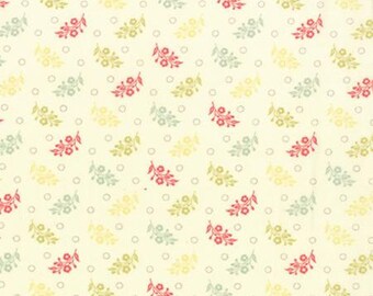 1 Fat Quarter of Strawberry Fields Revisited Multi Sprigs by Fig Tree & Co for Moda
