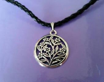 Flower Circle Pendant Necklace