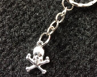 Skull and crossbones pirate keychain