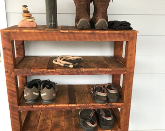 Reclaim the wooden shelf