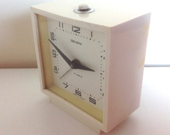 Soviet alarm clock / vintage alarm clock / mechanical alarm clock