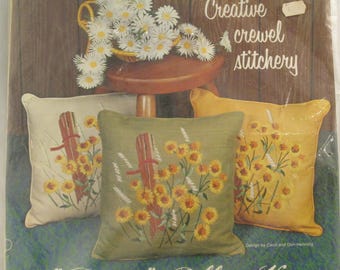 Paragon Creative Crewel Stitchery Daisies Pillow Kit by Carol & Don Henning 0640
