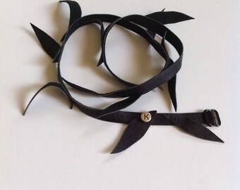 Bracelet-Necklace black leather KRUSOE leaves