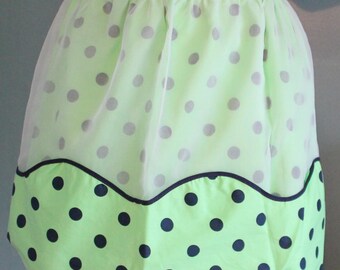 vintage lime black polka dot apron,green black polka dot apron,lime apron,black polka dot apron,lime,vintage apron,baking,cooking,Bar-B-Q