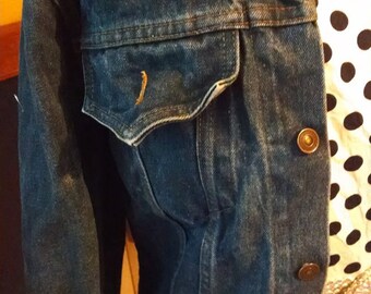 Vintage Denim Jean Jacket!