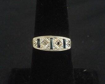 Edwardian ring with diamonds and sapphires in platinum and 18k yellow gold