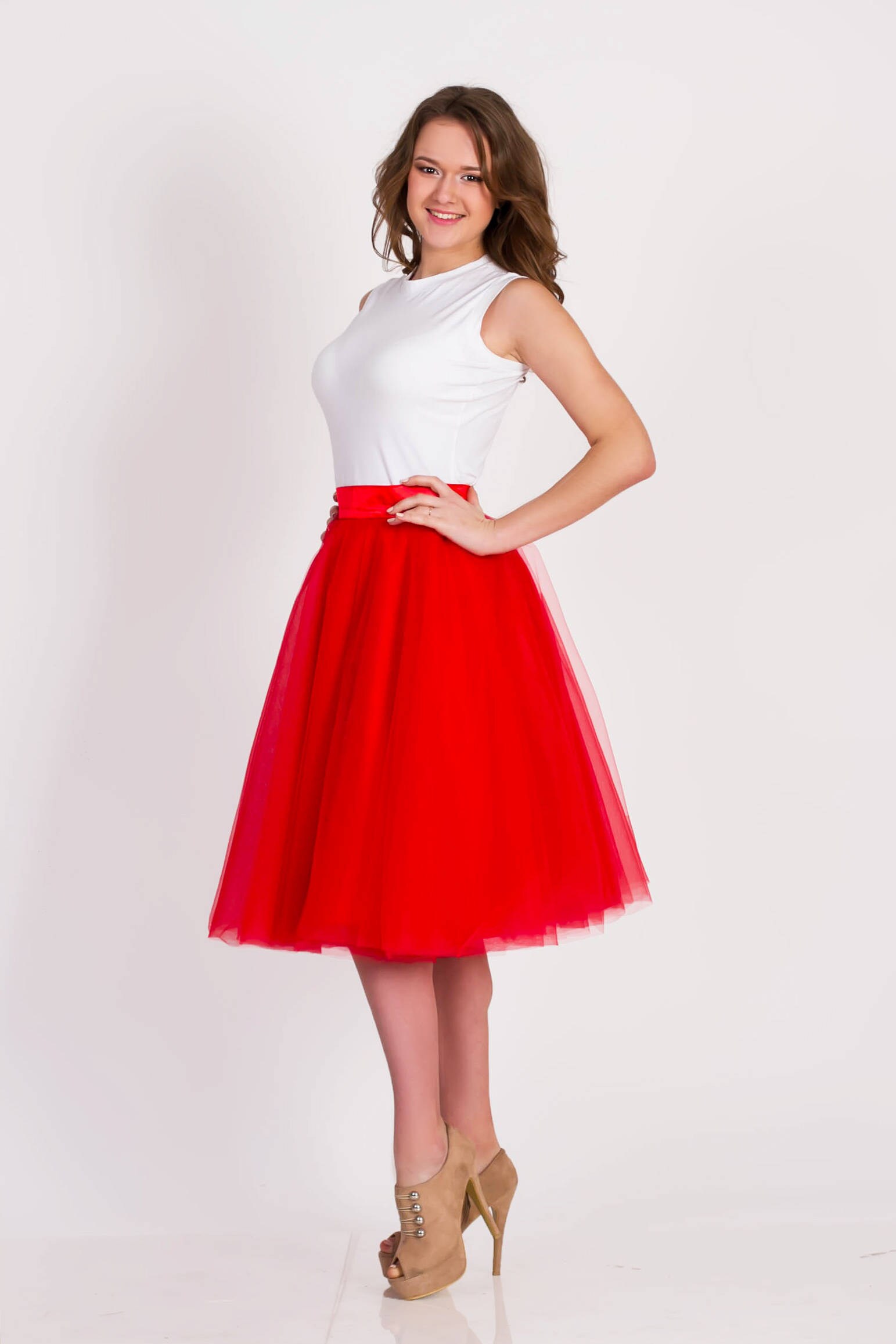 red tulle skirt outfit