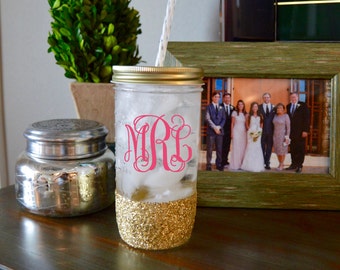 Monogram Glitter Mason Jar Tumbler // Glitter Mug // Mason Jar // monogram // Glitter Dipped Tumbler // Tumbler / Glitter Cup