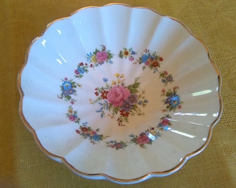Pretty vintage china bonbon / nibbles dish by Sadler made in England