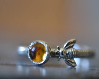 Silver Bee Ring, 5mm Citrine Ring, Honeybee Ring, Nature Jewelry, Bumblebee Jewelry, Natural Honey Yellow Gemstone Ring, Women's Bee Ring