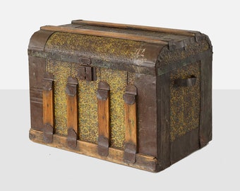 mexican tin trunk, tin trunk, vintage mexican trunk, vintage trunk, tin trunk, folk art trunk, mexican trunk, antique trunk, metal trunk