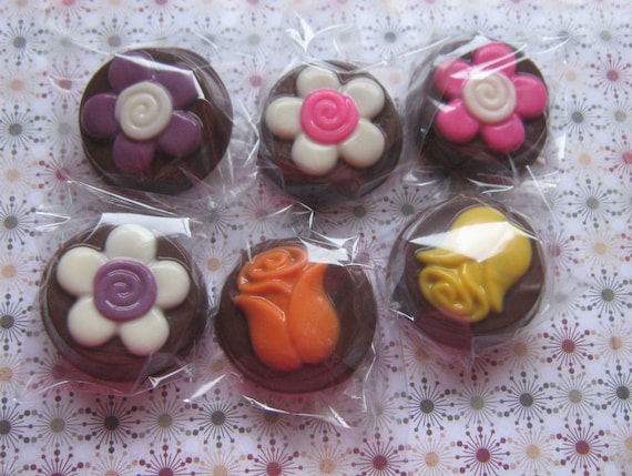 Flower Design Chocolate Covered Oreos