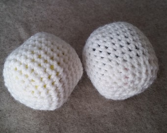 Set of 2 White Acrylic Yarn Crocheted Cat Toy Balls with Catnip