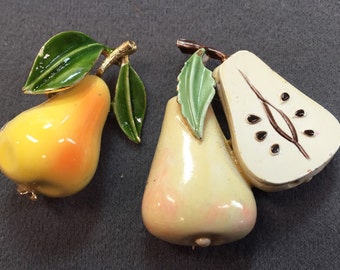 A Pair Of Pears-Cute Vintage Enamel Brooches. Free shipping