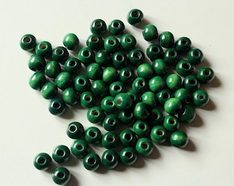 Set of 20 green number 4 varnished round 10 mm wooden beads