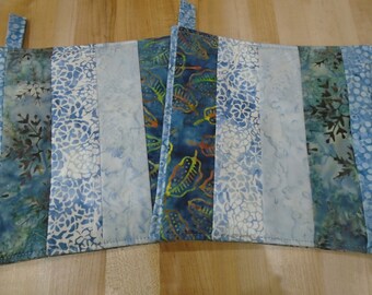 Pot Holders,Pot Holder,Hot Pads,Blue Pot Holders,Kitchen Pot Holders,Batik,Handmade Pot Holders, Quilted Pot Holders,Oven Mitts,Trivets