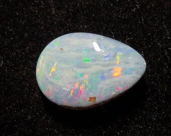 Teardrop Australian boulder opal - rainbow color