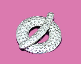 25mm silver hammered toggle clasp