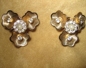 50s Coro Goldtone Pearl and Rhinestone Flower Earrings Vintage