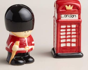 London Phone Booth and Queen's Guard collectible salt and pepper shaker