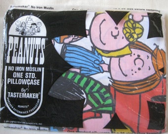 Vintage FACTORY SEALED Peanuts Pillowcase
