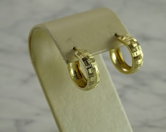 14K Huggie Earrings Yellow Gold (pierced)