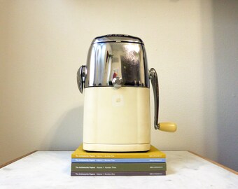 Vintage White / Beige Ice-O-Mat Ice Crusher