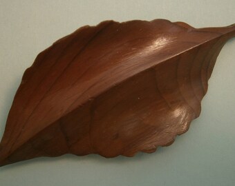 D205) A lovely vintage hand crafted carved wooden yew leaf brooch