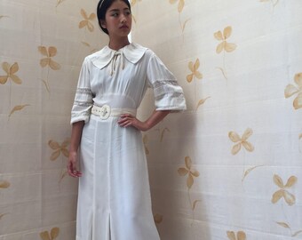 1935 white crepe wedding dress with ruching and lace sleeves wedding hankie and note