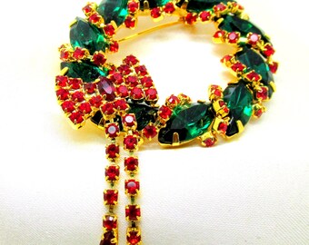 Vintage Rhinestone Christmas Wreathe Brooch