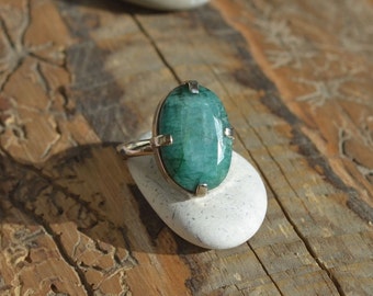 Emerald Ring. May Birthstone Ring. Natural Emerald & Sterling silver 925. Silver ring with natural Emerald stone.