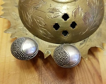 Vintage sterling silver yin yang post earrings.