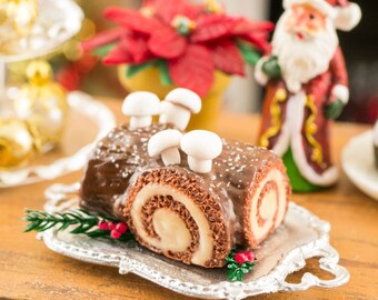 Miniature Bûche de Noël - Yule Log Cake - 1:12 Dollhouse Miniature