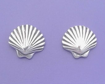 CLAM Shell EARRINGS, Scallop Seashell, Post Stud .925 Sterling Silver - se612