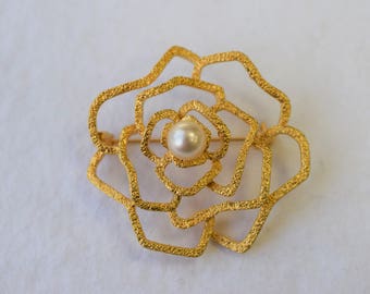 8.4mm Japanese Akoya Pearl Flower Pin