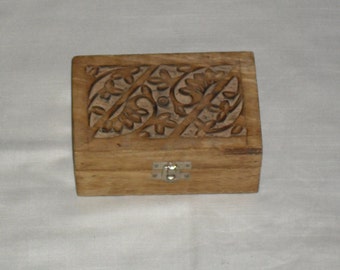 Handmade & Handcrafted box, Antique Rustic Primitive Home Décor Keepsake, vintage box - rustic box - wooden box - primitive box