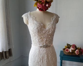 Cap Sleeves Mermaid Lace Wedding Dress,V Neck Beaded Lace Fishtail Wedding Gown, Lace Wedding Dress Wedding Gown