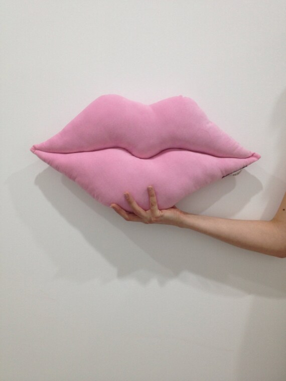 lip pillow