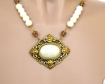 Necklaces for Women Gemstone Necklace Statement Necklace Gold Pendant Necklace Beaded Necklace Boho Chain Necklace Short Necklace