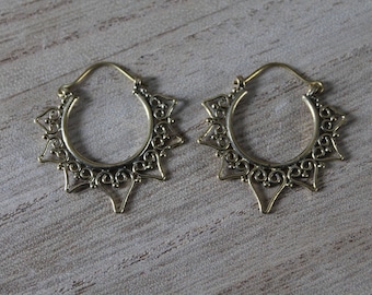 Pair of spiral earrings
