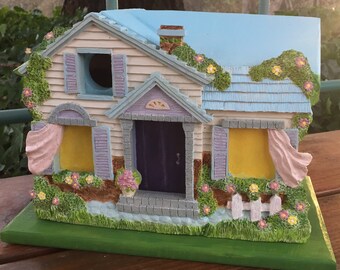 Garden House Birdhouse