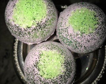 Glow in the Dark Bath Bomb