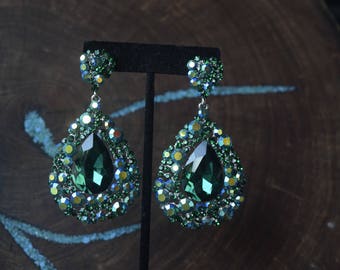 Emerald earrings, emerald crystal earrings, emerald large rhinestone pageant earrings, chunky green prom earrings, emerald clip on earrings