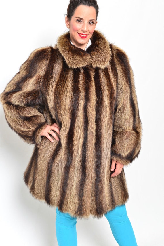 A Las Vintage Half Length Musquash Fur Coat Retailed By Browns Of Vintage 60s 70s Milk Chocolate Brown Soft Mink Fur Coat Musquash Jacket Cocoa Excellent Condition