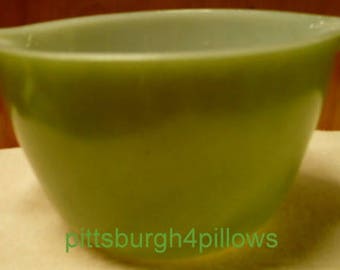 New Listing - Suburia - Anchor Hocking/Fire King Mixing Bowl - Green - 1 Qt - 7 1/8 x 5 7/8 x 4 - EUC - HTF - USA -