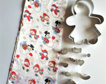 NEW Christmas Gingerbread Man Girl Cookie Cutter & Accessories in Cloth Gift Bag