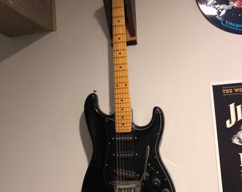 Guitar hanger