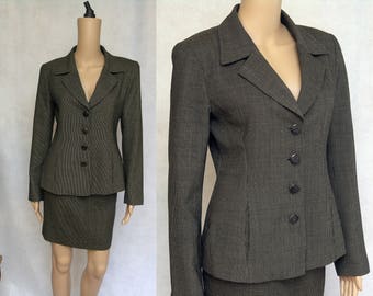 Dana Buchman Vintage Ladies Suit / Black Beige Tweed / Size 2 / Top Quality Designer / 2 Piece Woman's Suit Jacket & Skirt / Flattering Cut