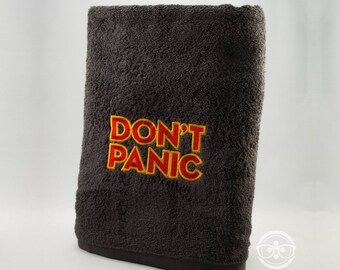Don't Panic Bath Towel - The Hitchhiker's Guide to the Galaxy - Geeky Sci-Fi Embroidered Bathroom Towel Decor
