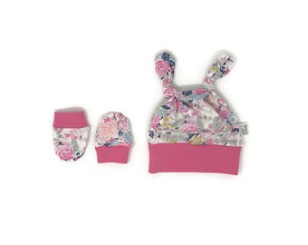 newborn hat and mittens Duo